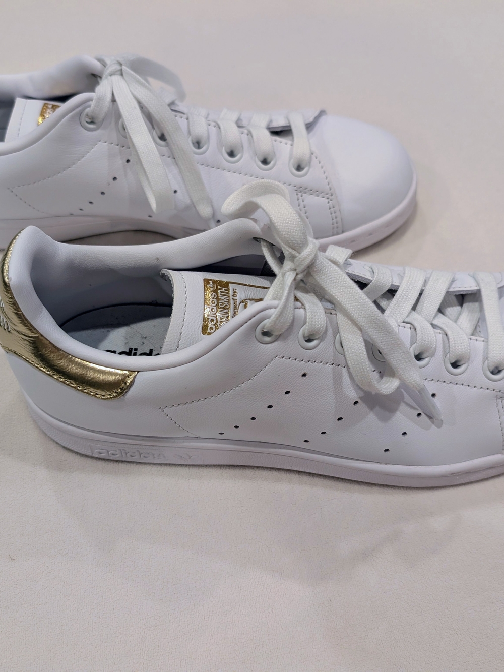Women's Adidas White And Metallic Gold Leather Sneakers Size 8